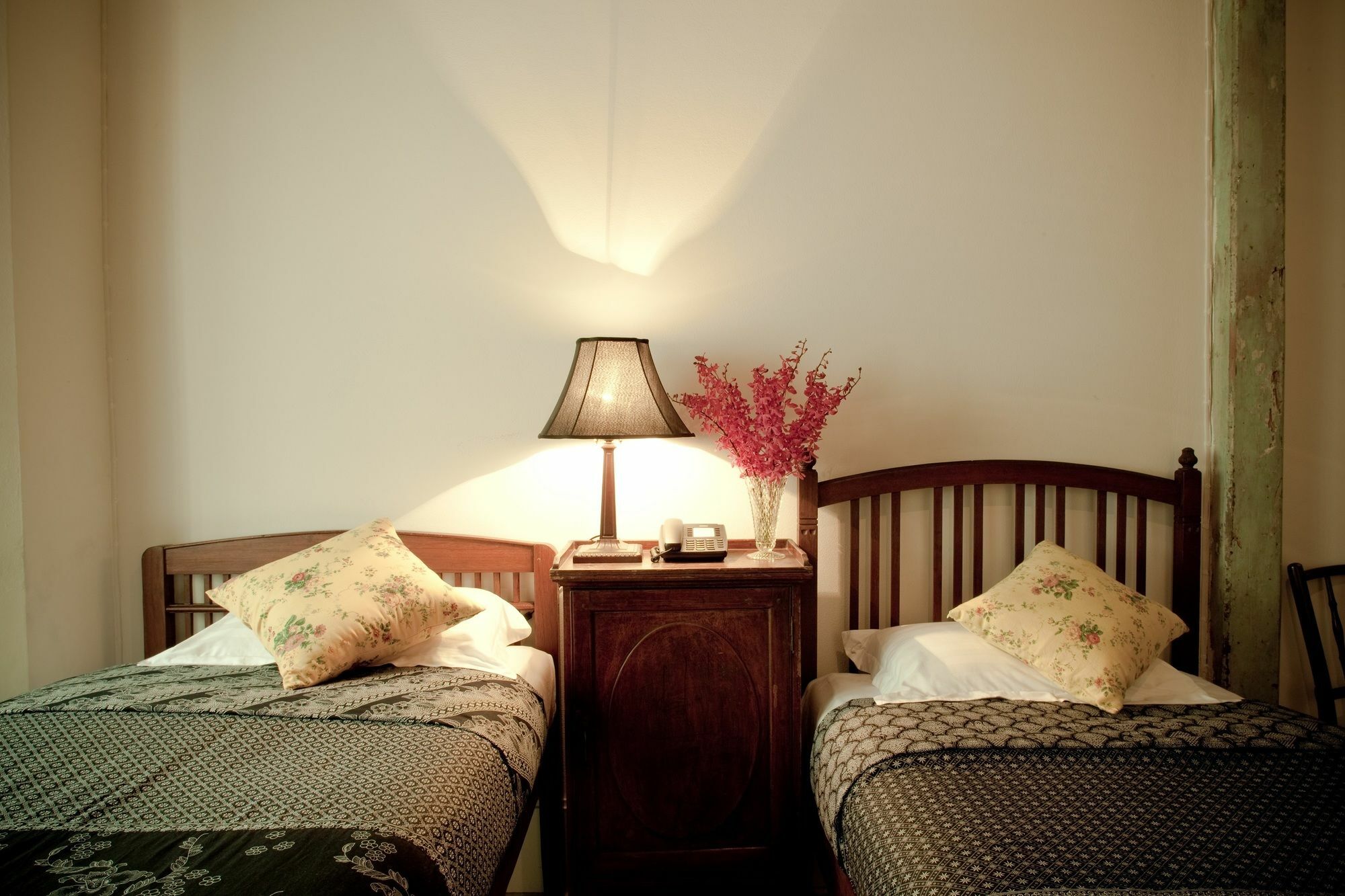 The Asadang Bed And Breakfast Bangkok Ngoại thất bức ảnh